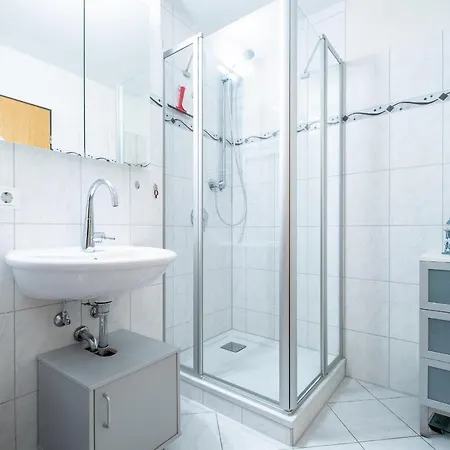 Ferienwohnpark Zwei-zimmer-apartment 49 44 Apartment Immenstaad am Bodensee